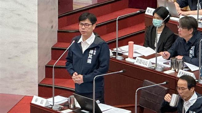 关于性骚案，高雄市长陈其迈今（5）日指出，最近发生一连串的事情，令人觉得遗憾，但是不管是任何的政党都要痛下决心，好好诚实来面对。（柯宗纬摄）