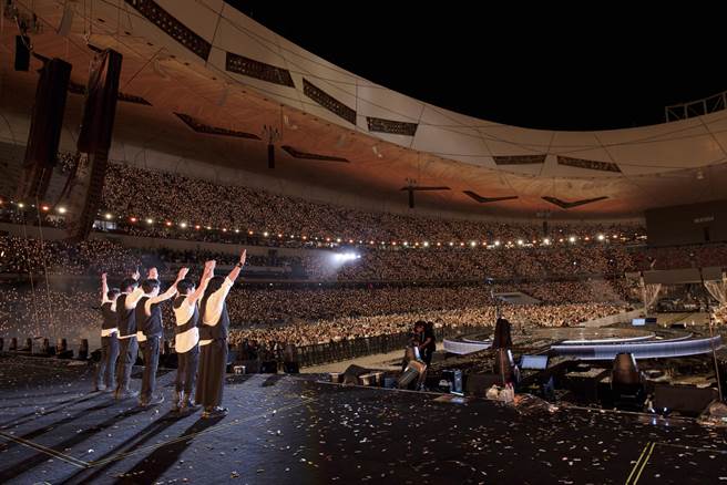 五月天第7度鸟巢开唱完美达阵，再创下惊人纪录。（相信音乐提供）