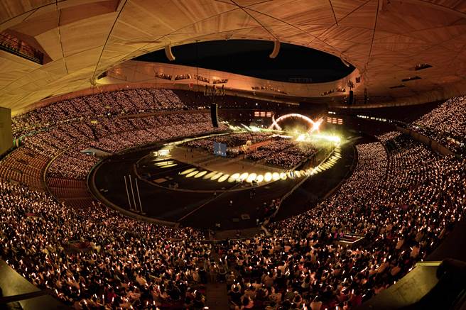 五月天第7度鸟巢开唱完美达阵，再创下惊人纪录。（相信音乐提供）