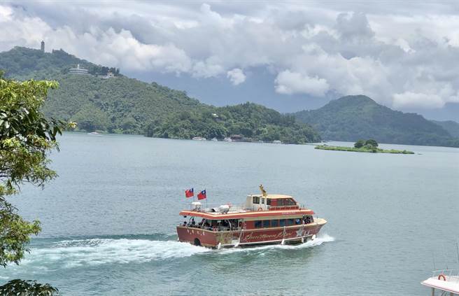 南投县府废止「南投县日月潭水域载客小船收费标准」，让搭船收费回归自由市场与公平竞争机制。（杨静茹摄）