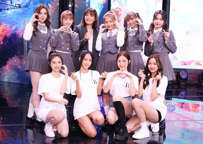 依沛（前排左起）、名慧、张瑄、采婕、紫嫣（后排左起）、Emma、陈婉若、力安、雨璇、郭郭。（陈俊吉摄）