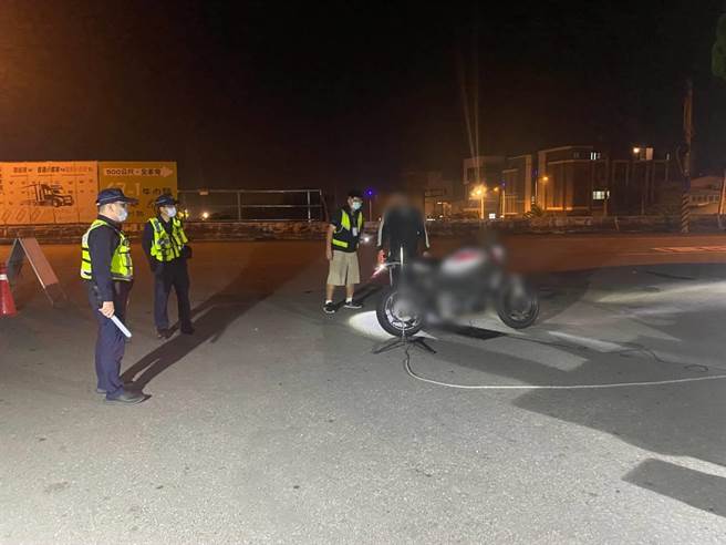 台中市政府警察局乌日分局配合「静城专案」，自今年4月26日至5月31日执行取缔稽查工作，仅1个多月就举发超速违规1666件。（乌日警分局提供／潘虹恩台中传真）