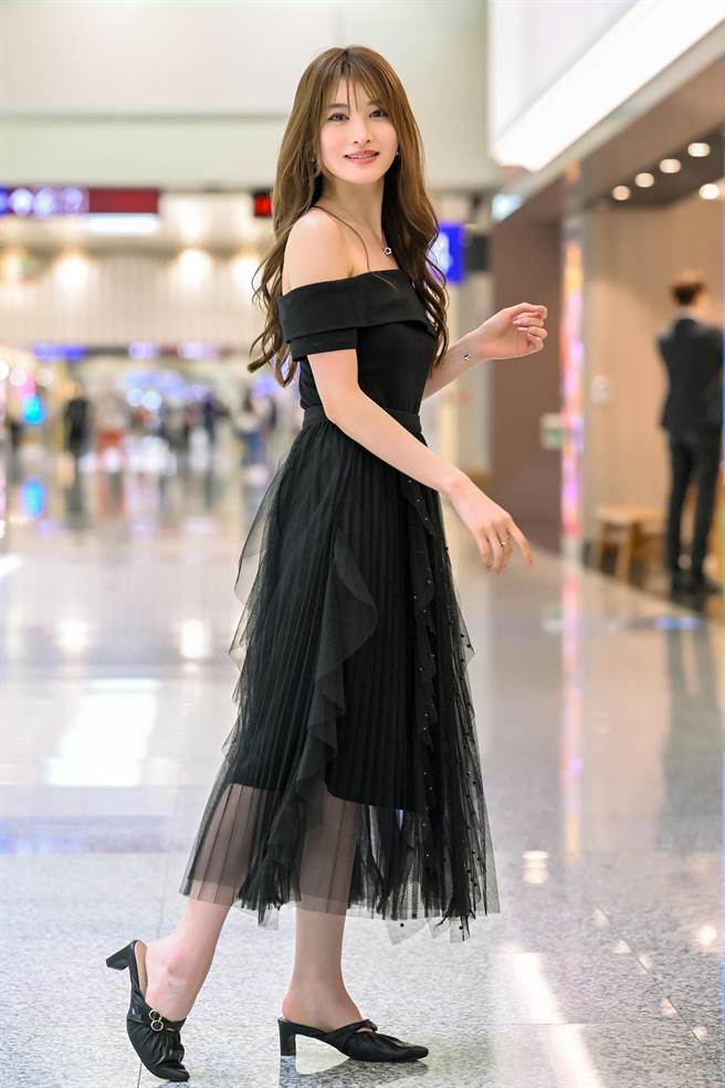 来台快闪台湾粉丝会活动且在台宣布立即引退的日本AV女优相泽南，在结束活动后于5日搭机返日，相泽南说，谢谢粉丝的支持，也请以后期待全新「相泽南」的表现。（陈麒全摄）