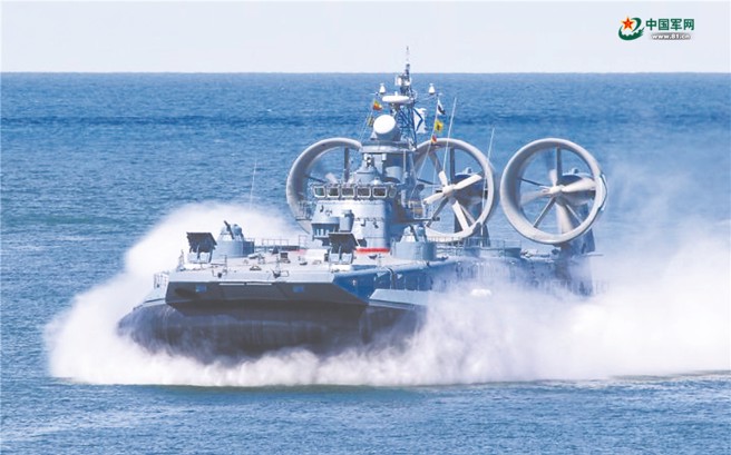 欧洲野牛在中国服役之初被大陆网友腻称为「武统快乐艇」。（图／中国军网）