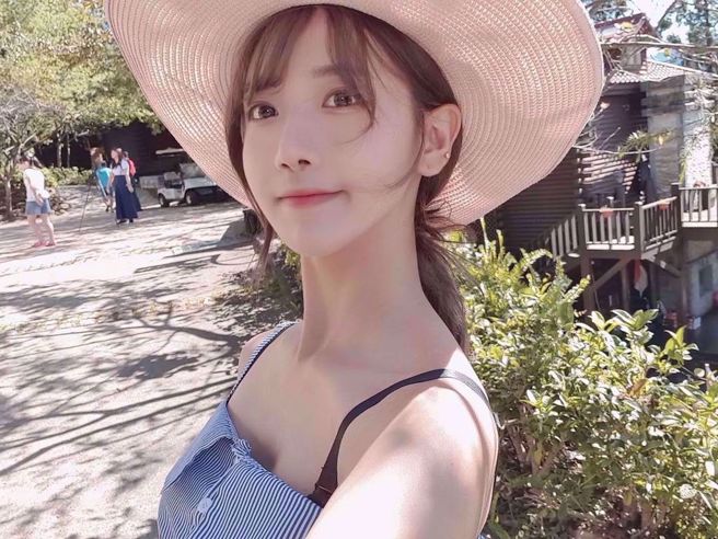 韓國實況主「企鵝妹」挑戰徒步環台，引起粉絲們關注。(圖/翻攝自企鵝妹 IG)