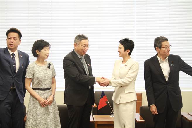 柯文哲6日上午9时前往眾议院拜会立宪民主党参议员、「日台议员恳谈会」会长莲舫等人。（杨亚璇摄）