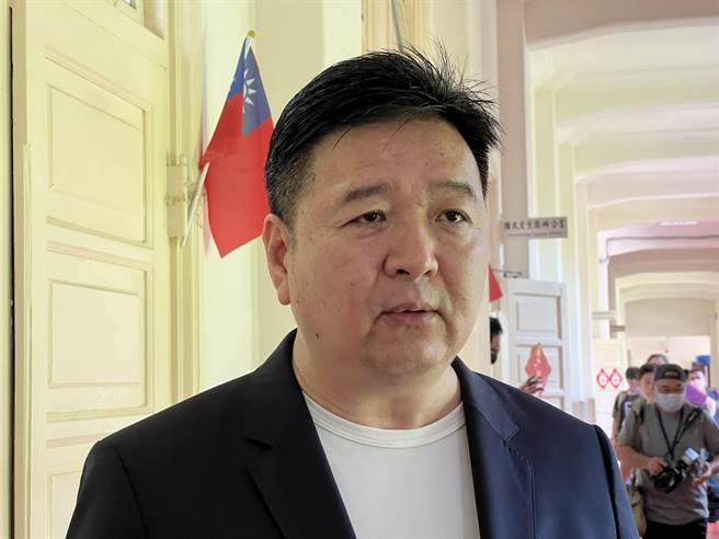 国民党新北市议员林金结筹组「侯赛雷后援会」，力挺国民党总统参选人侯友宜，而他今天也透露，将在7月9日办理全国第一场造势，规模近3千人。据悉，地点选在新北市土城区的古都餐厅。（李奇叡摄）