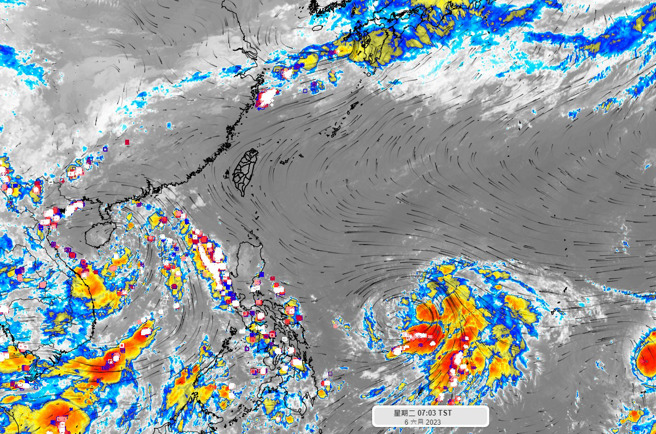 律宾东方海面的热带性低气压，最快今晚到明晨增强成今年第3号颱风「谷超」。(翻摄自彭启明脸书)