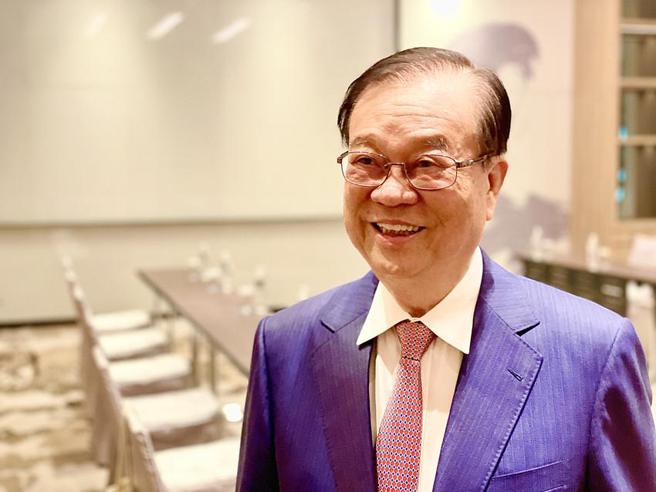 （皇翔建设董事长廖年吉今(6)日在主持股东会后指出，最近房市不好卖，可是上市公司没有业绩也不行，所以「山不转路转，路不转人转啦！」皇翔自有应变策略。图∕蔡惠芳）