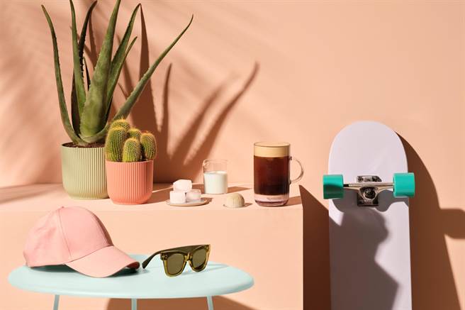 VERTUO系列椰香风情限量冰咖啡(单条十颗装，380元)。（Nespresso提供）