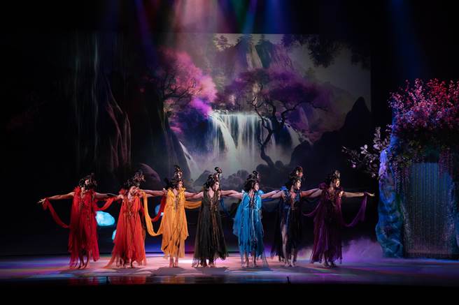 今年端午連假何處去？除了觀看龍舟競賽，享用各種南北粽子之外，武陵文教基金會引進當代傳奇劇場到桃園展演中心，2023年度旗艦製作《女神‧西王母》於6月24日晚上演出。（武陵文教基金會提供）