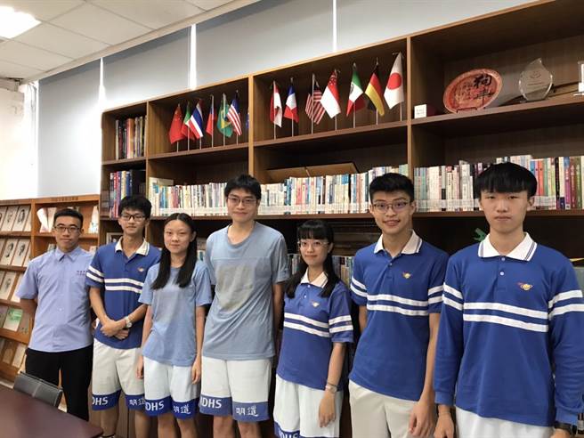 明道中学6日传出好消息，共有2人录取台大医学系、4人录取阳明交大医学系、2人录取成大医学、牙医、4人国防医学院医学系。（明道中学提供／潘虹恩台中传真）