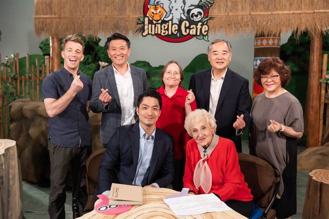 台北市文化局特别邀请「英语教母」彭蒙惠与台北市长蒋万安共同拍摄影片，邀请民眾踊跃报名或推荐「台北文化奖」。（文化局提供）