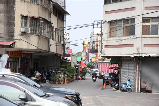 草屯镇和平街日据时代曾是火车站，随时代变迁如今路幅太狭窄，镇公所拟斥资超过2.5亿元贯通拓宽。（南投县政府提供／杨静茹南投传真）