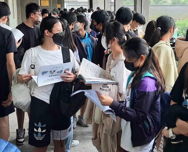 今年国中教育会考国文科错2题内、社会科错3题内、自然科错2题内均可得A＋＋。（本报资料照）