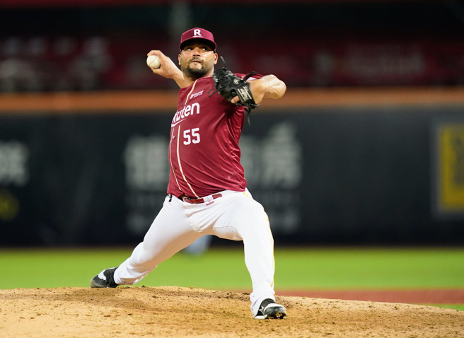 乐天桃猿洋投雷法缴出7局失1分好投。（乐天桃猿提供）