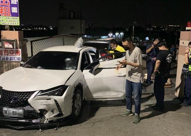 据了解，身上有多项前科的刘姓惯窃，上月26日在埔盐乡彰水路偷取一辆价值百万的Lexus汽车，一路逃窜，本月5日又到大村乡美港路路旁偷取车牌，并悬挂在偷来的Lexus汽车上。（民眾提供／吴建辉彰化传真）