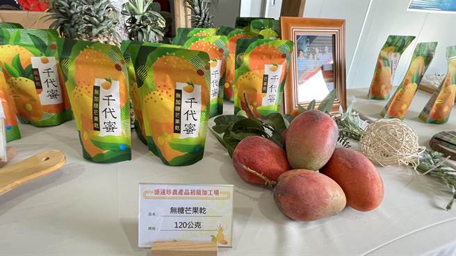 今年气候稳定，农委会预估芒果全台产量预计有17万吨。（张毓翎摄）