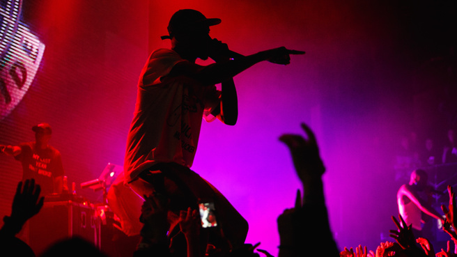 BIG Naughty舞台上唱一半离开的举动引发网友抨击。(图／示意图非当事人，shutterstock)