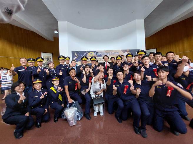 警专7日举办40期毕业典礼。（警方提供）