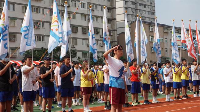 同德国中学生林家萱克服身体缺陷，参加田径校队，在110学年度全国中等学校身心障碍者会长杯田径锦标赛100公尺获得T12级第1名佳绩。（桃园市教育局提供／陈梦茹桃园传真）