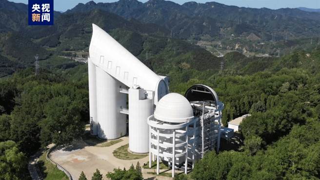 大陆科研人员发现宇宙中最古老恒星遗迹。图为郭守敬望远镜。（大陆央视）