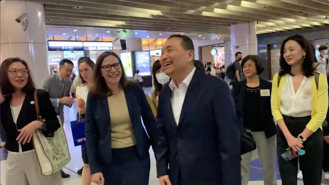 独》首位候选人会面 侯友宜、罗森柏格深谈近1小时（撷取自影片）