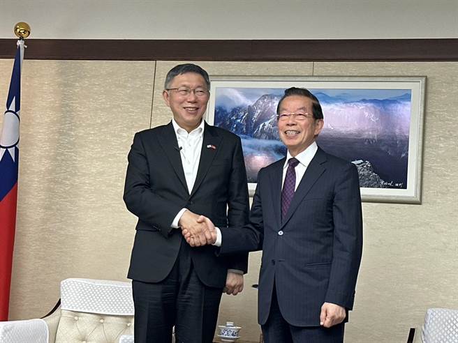 驻日代表谢长廷意有所指向民眾党主席柯文哲说，「如果你觉得我们服务不好，或哪里要改变，以后如果你有权力可以改，你可以改」。（杨亚璇摄）