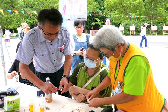 台北市学校环境教育中心日前参与环境艺术市集活动。（环教中心提供）