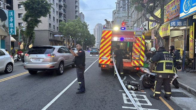 浓烟衝天！中市西屯大楼火警 1男无生命迹象。（民眾提供）