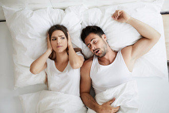 「比配偶早90分鐘就寢」竟可挽救婚姻！專家說分明