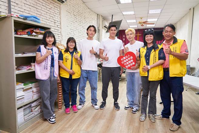 陈伟殷与森田、Vic前往探视。（CHECK2CHECK提供）