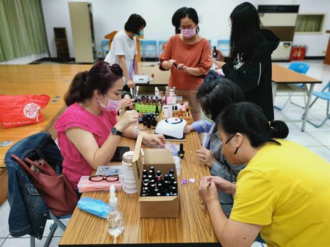 劳工学苑研习资料照。（新竹市政府提供／王惠慧新竹传真）