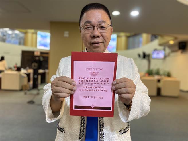 蔡育辉强调自己担任6届议员以来清白，并未强取豪夺，「这种说法太离谱」。（曹婷婷摄）