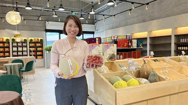 斥资900万元大翻修，盐水区农会打造最美伴手礼馆。（张毓翎摄）