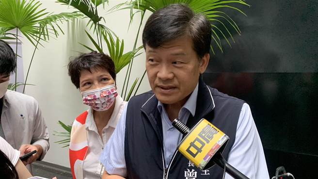 台中市卫生局长曾梓展表示，台中目前有13例猴痘确诊案例。（张亦惠摄）