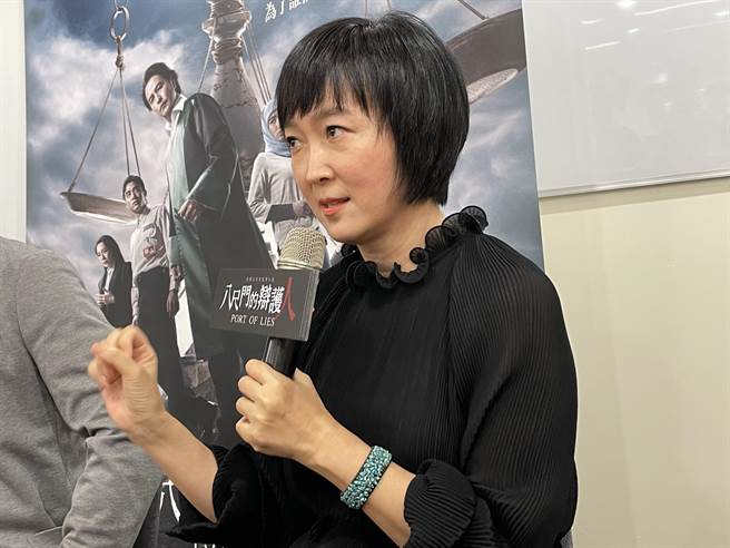 镜文学总经理出席《八尺门的辩护人》媒体茶叙。（林淑娟摄）