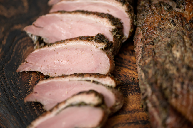 营养师吕孟凡表示，以营养学的观点来说，鸭肉不含有任何有毒成分，除了是优质蛋白质来源外，其铁含量甚至比猪、牛、羊肉都还高。（示意图／shutterstock）