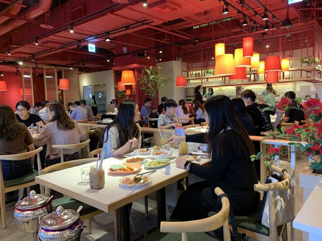 瓦城泰统集团积极启动数位转型投资，以及优化企业体质的精实门店等一系列政策，配合精准行销活动，成功吸引来客消费。（图／瓦城提供）