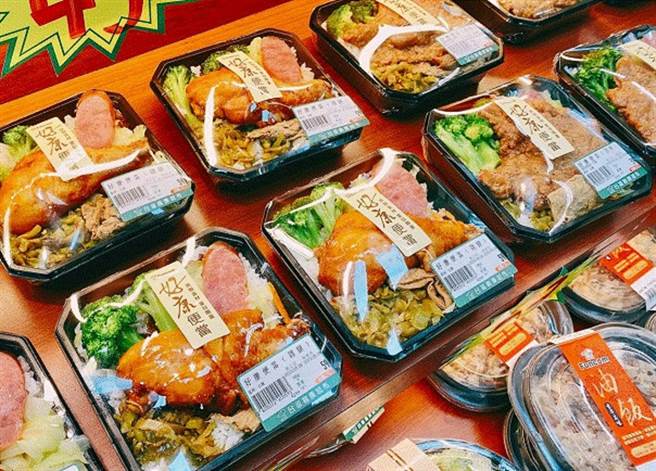 枫康超市推出抗通膨的59元便当，还将搭配买一送一活动。（枫康提供／孙英哲彰化传真）