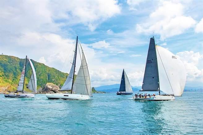 国立海科馆表示，周日报名参加「潮境方舟游」的民眾，可以在海面上就近观赏台琉国际帆船赛的基隆屿绕岛赛。（国立海科馆提供／张志康基隆传真）