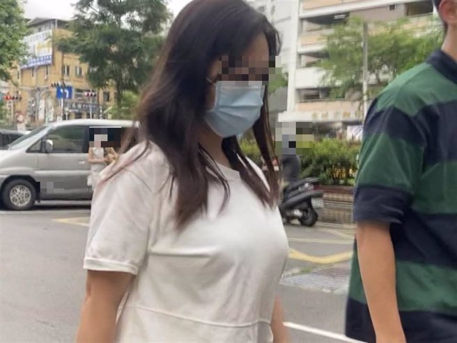 新北市板桥区某幼儿园爆出老师疑喂食幼童安眠药，新北地检署今启动第二波搜索，兵分9路，并依伤害等罪约谈彭姓园长（图）等5名被告，检方复讯后，已谕令王姓、徐姓教保员分别3万元交保。（蔡雯如摄）