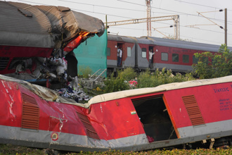 印度火車相撞意外  學校變停屍間學生不敢上學