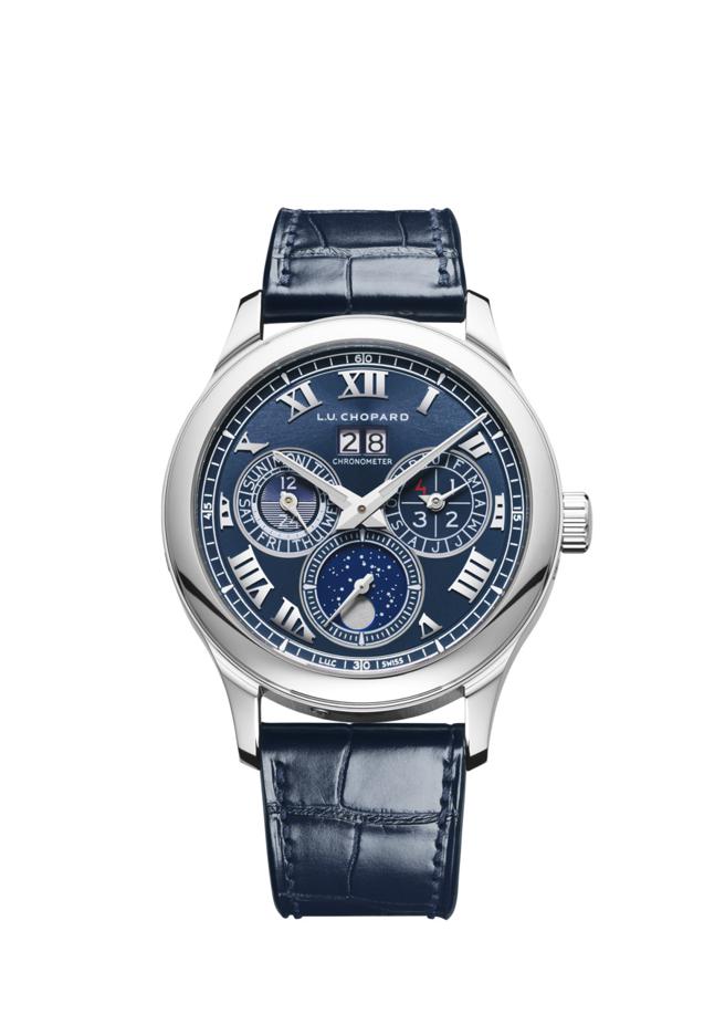 萧邦L.U.C Lunar One腕表，搭载L.U.C 96.13-L机芯，蓝色表盘，限量100只，285万1000元。（CHOPARD提供）