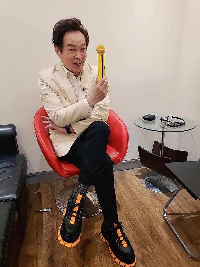 康康出道满25周年。（图／FB@康康粉丝团）