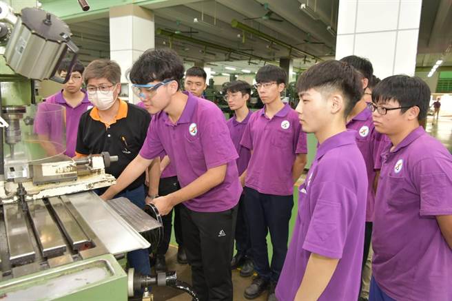 中彰投分署鼓励青年善用职训资源提升就业技。(中彰投分署提供)