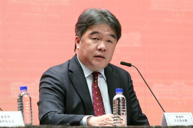 卫福部次长王必胜。（本报资料照）