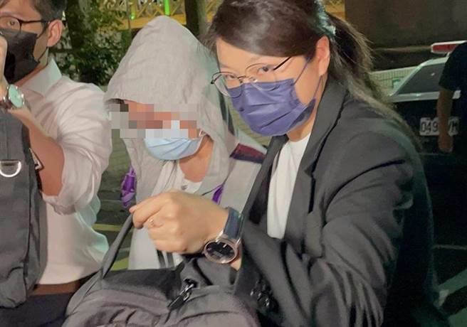 新北市板桥区某幼儿园喂药案延烧，园长、4位教保员昨日被检警约谈，讯后皆交保。据悉，他们声称「彩虹药水」就是感冒药水，且持有家长签署的同意书和看诊单为证，全案陷入罗生门。（蔡雯如摄）