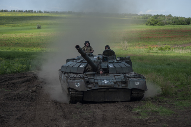 乌克兰军队8日在南部札波罗热多个前线地带发动重大攻势。（图／美联社）
