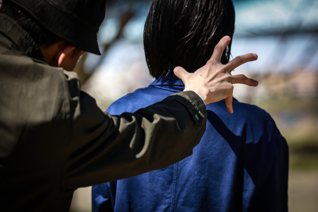 女学生被学霸跟踪，检举惨遭打枪，引起网友讨论。（示意图／shutterstock）
